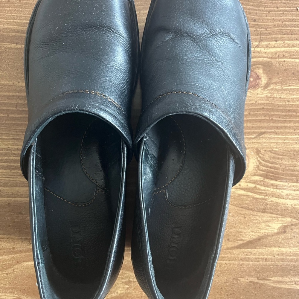 Born Women's Black Leather Mules size 7.5